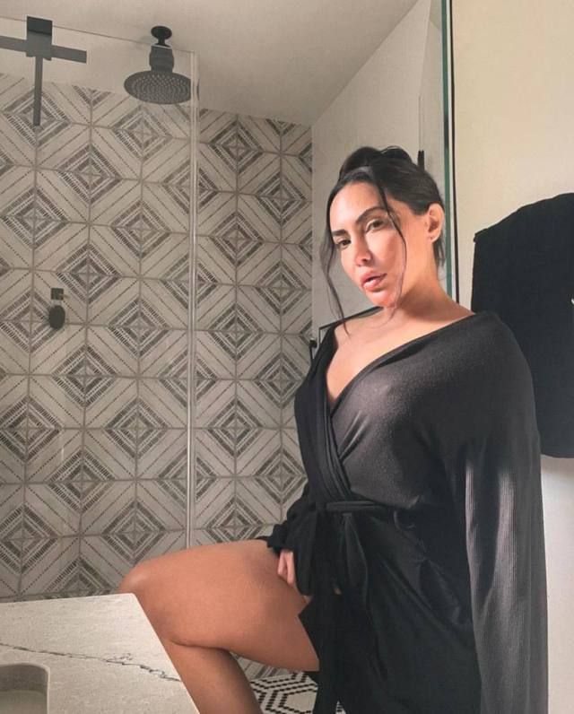 Petite Cuban fire 🔥. Curvy and think in all the right places 😌🥵 - Image 3